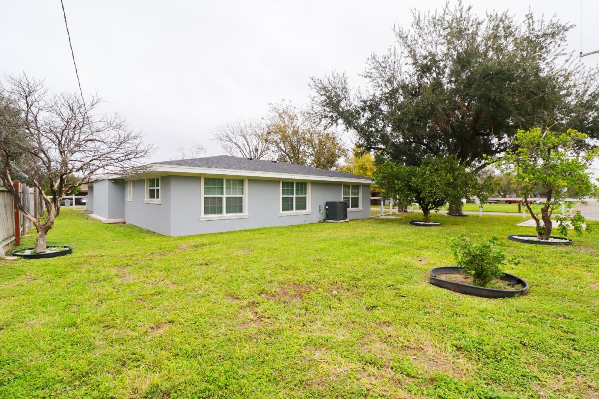 Mid-Century Modern Retreat Villa Mission Exterior photo