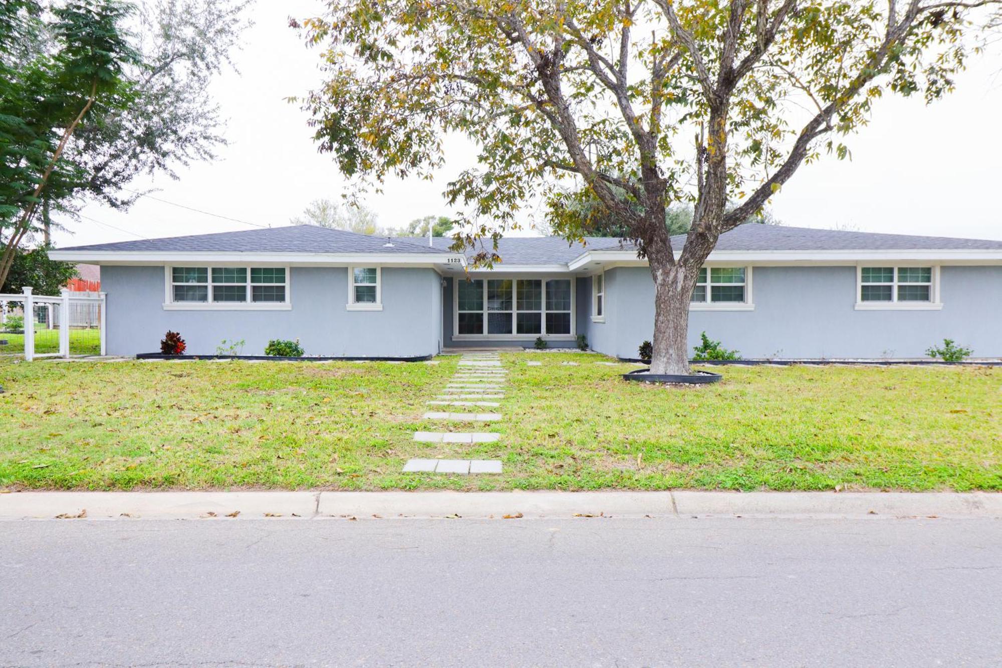 Mid-Century Modern Retreat Villa Mission Exterior photo